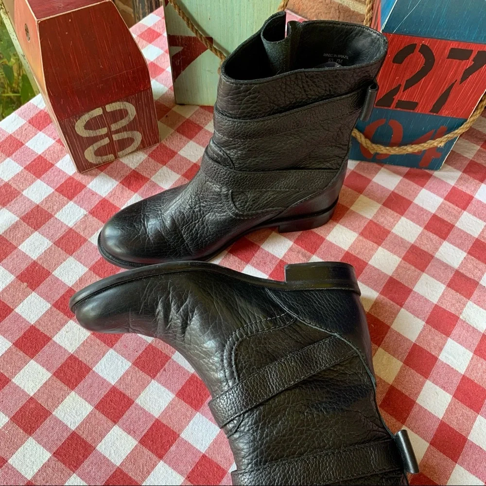 KATE SPADE Luxury Black Pebbled Leather Sabina Double Buckle Moto Boots, 7M
